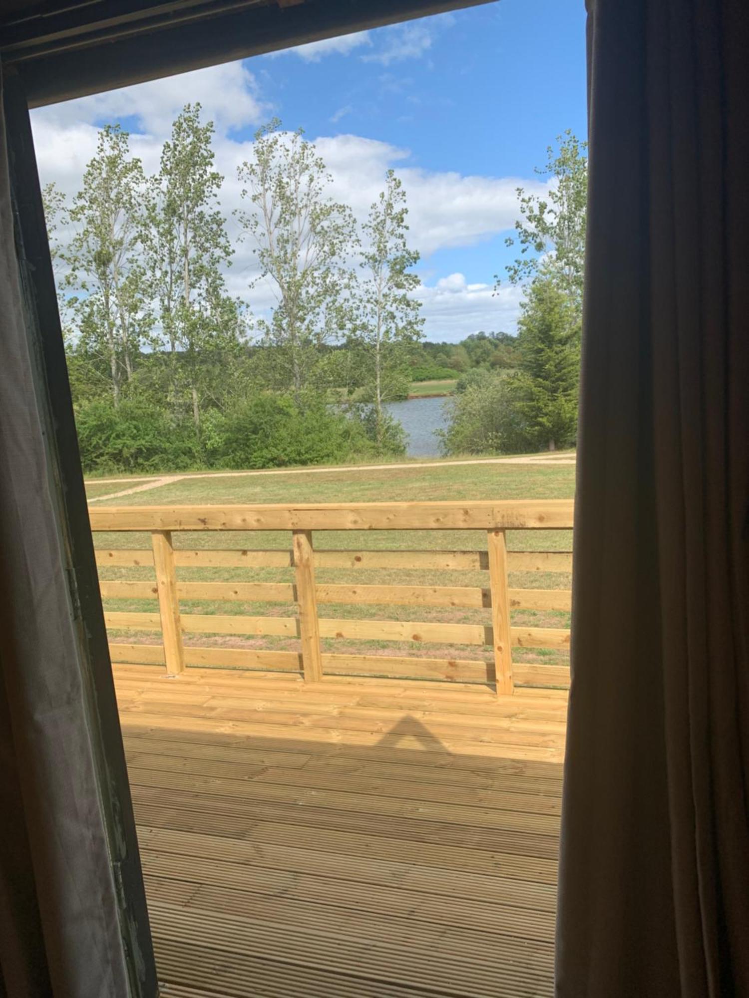 'Swan' Lakeview Lodge Bishampton Dış mekan fotoğraf